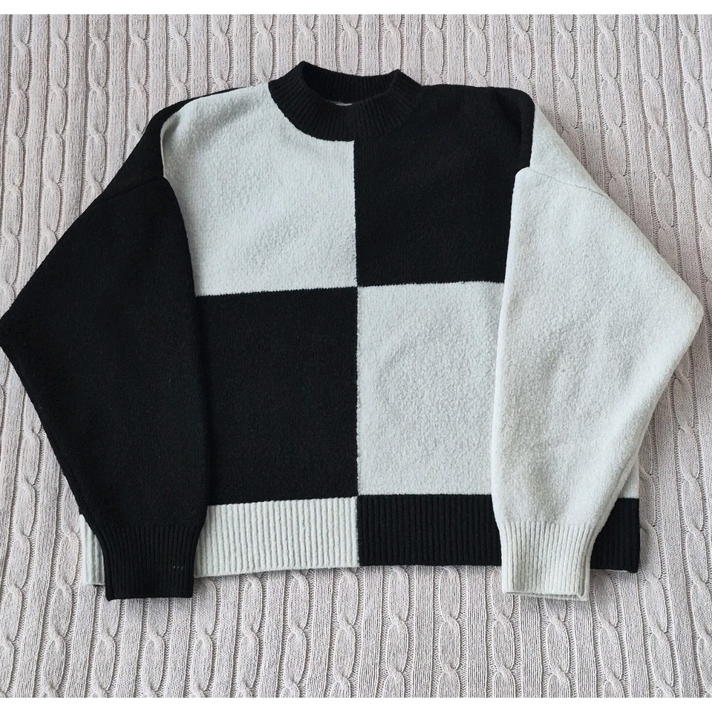 Vigoss Colorblock Pullover Sweater Crew Neck Black and White Size M Classic